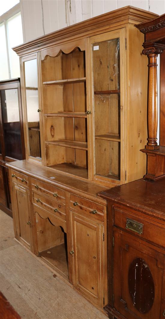 Antique pine dresser(-)